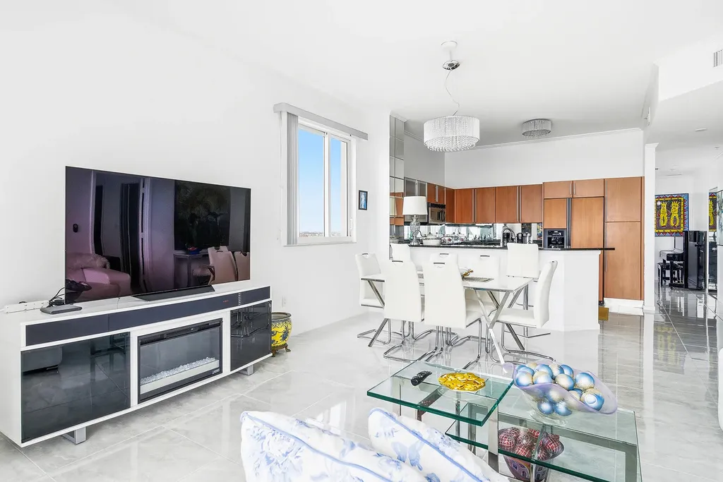 1551 N Flagler Drive West Palm Beach FL 33401