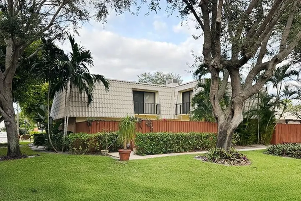 1700 Embassy Drive West Palm Beach FL 33401