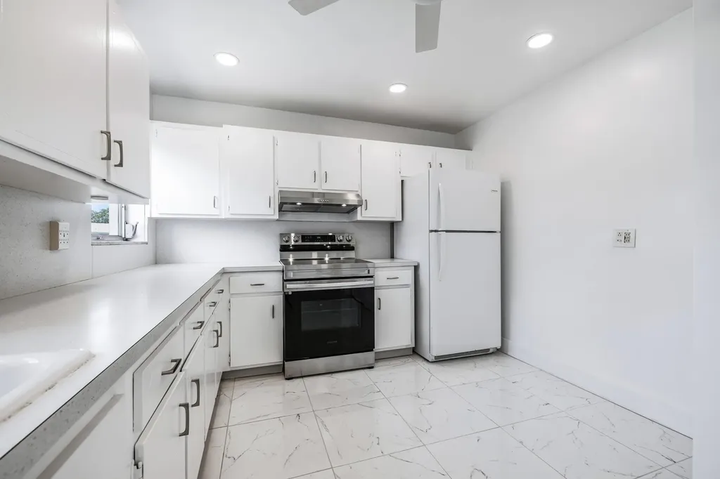 941 Crystal Lake Drive Deerfield Beach FL 33064