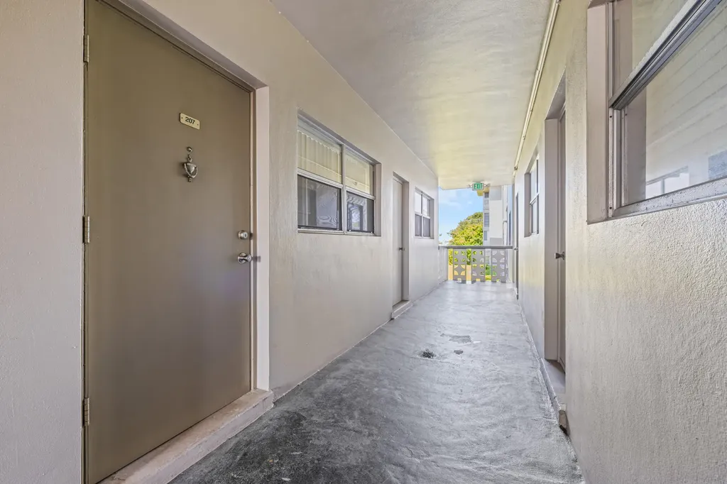 941 Crystal Lake Drive Deerfield Beach FL 33064