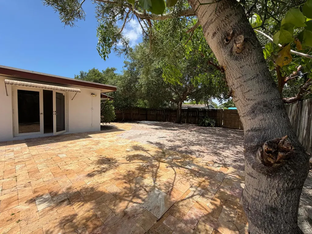 4250 NE 12th Avenue Pompano Beach FL 33064