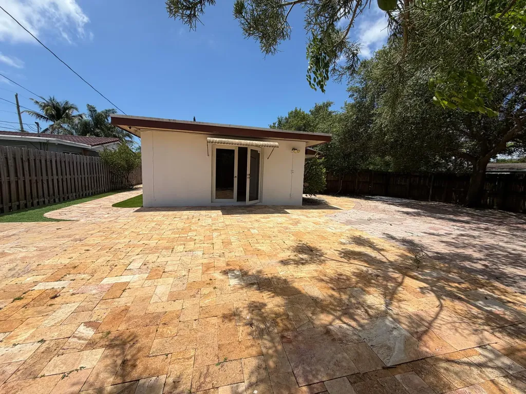 4250 NE 12th Avenue Pompano Beach FL 33064