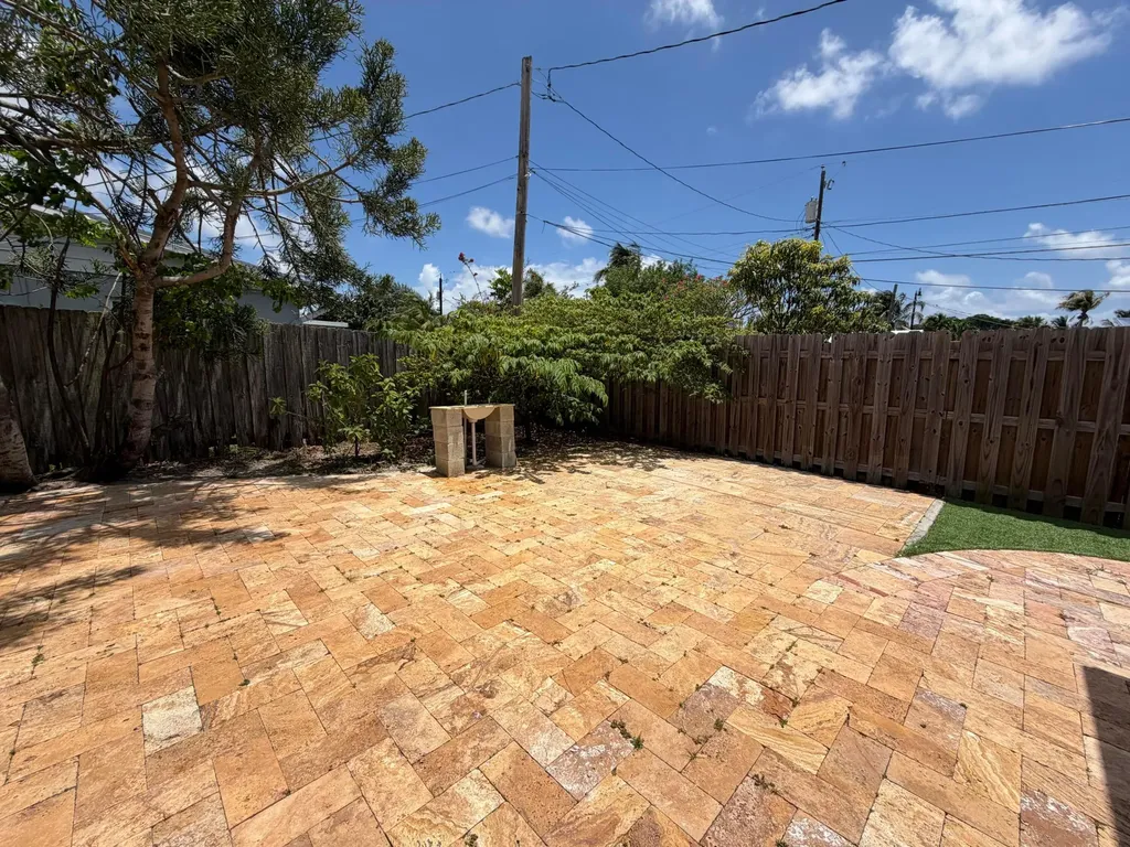4250 NE 12th Avenue Pompano Beach FL 33064