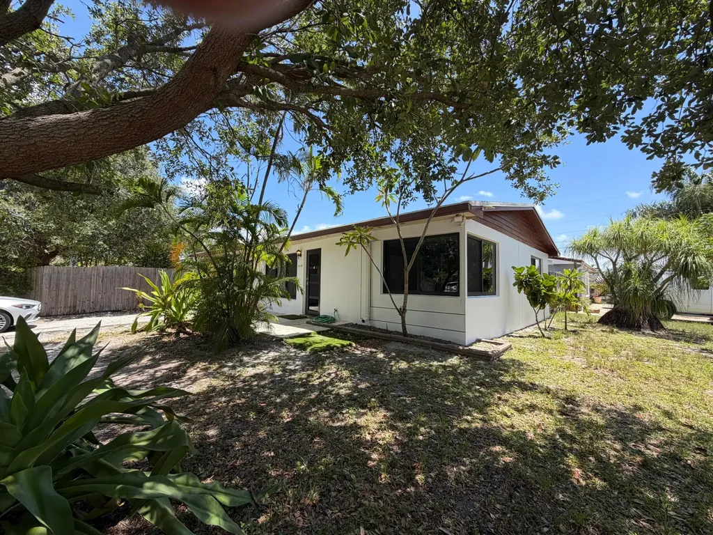 4250 NE 12th Avenue Pompano Beach FL 33064