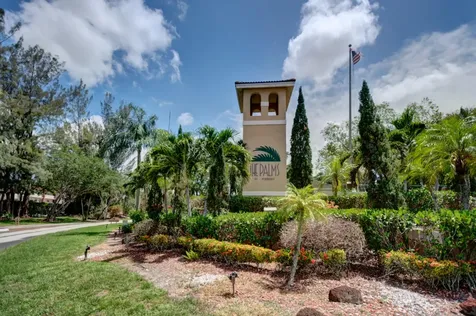 307 Palm Circle E Pembroke Pines FL 33025