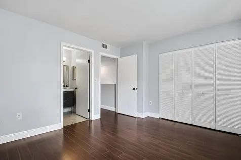 307 Palm Circle E Pembroke Pines FL 33025