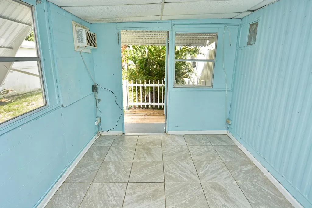 8400 SE Eagle Avenue Hobe Sound FL 33455