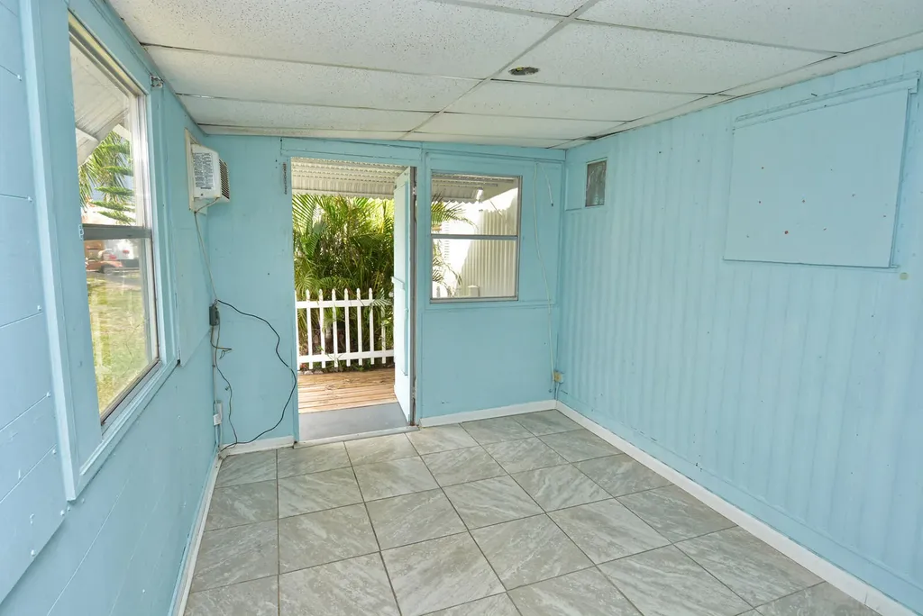 8400 SE Eagle Avenue Hobe Sound FL 33455