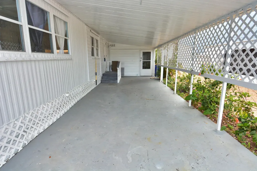 8400 SE Eagle Avenue Hobe Sound FL 33455