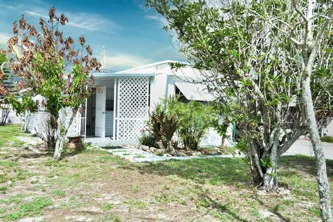 8400 SE Eagle Avenue Hobe Sound FL 33455