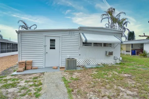 8400 SE Eagle Avenue Hobe Sound FL 33455