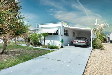 8400 SE Eagle Avenue Hobe Sound FL 33455