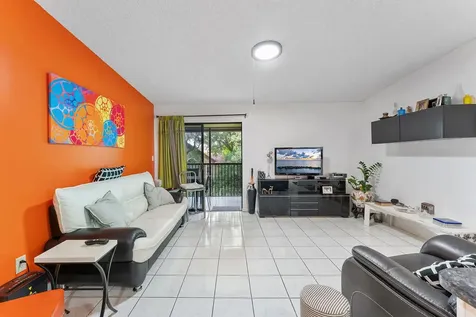 9342 S Belfort Circle Tamarac FL 33321