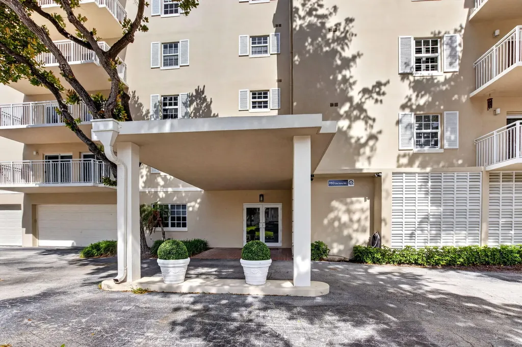 950 De Soto Road Boca Raton FL 33432