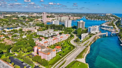 950 De Soto Road Boca Raton FL 33432