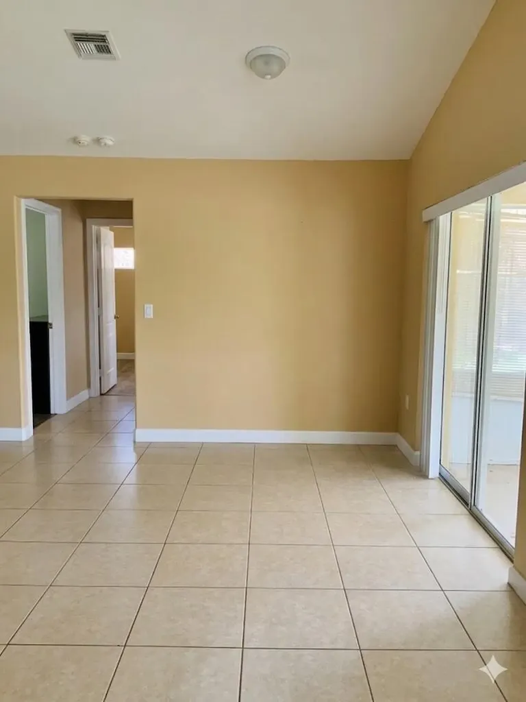 485 SW Dagget Avenue Port St Lucie FL 34953