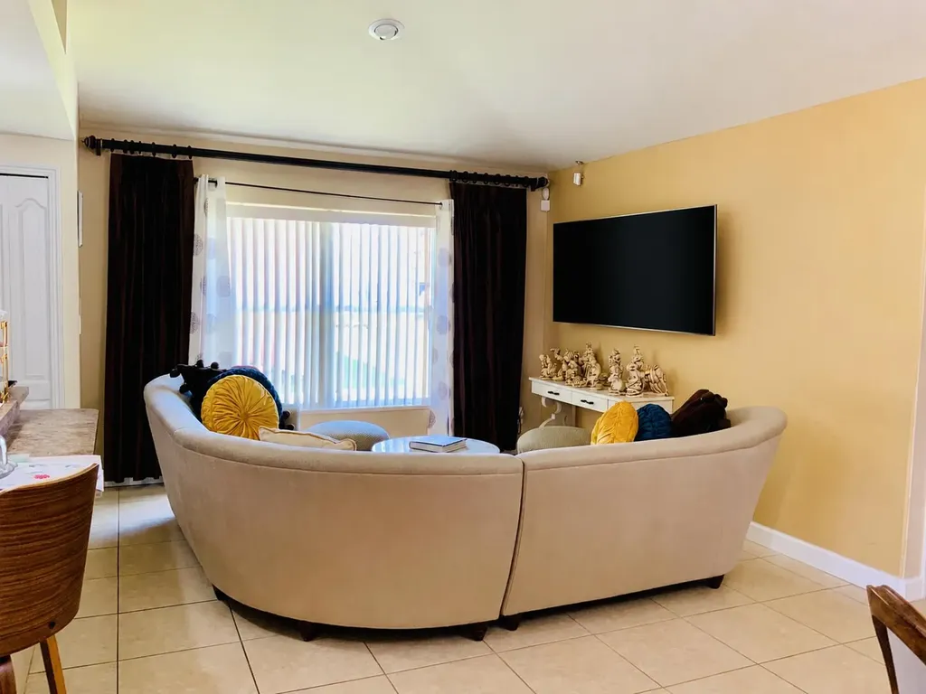 485 SW Dagget Avenue Port St Lucie FL 34953