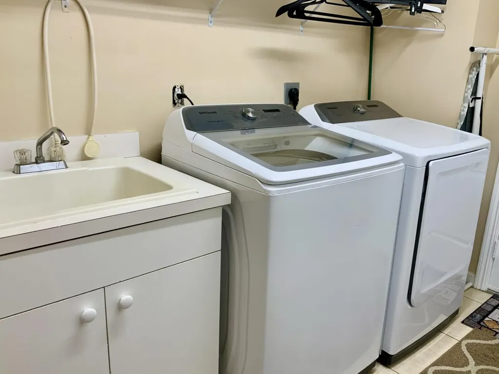 485 SW Dagget Avenue Port St Lucie FL 34953