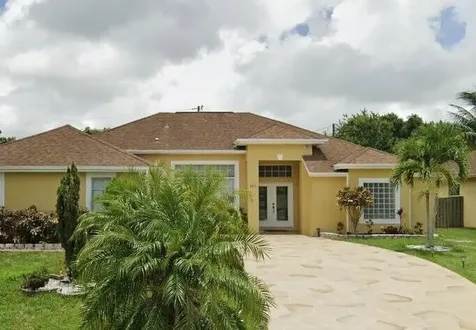 485 SW Dagget Avenue Port St Lucie FL 34953