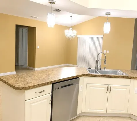 485 SW Dagget Avenue Port St Lucie FL 34953