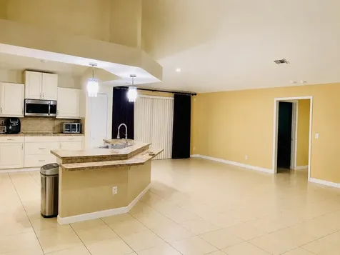 485 SW Dagget Avenue Port St Lucie FL 34953