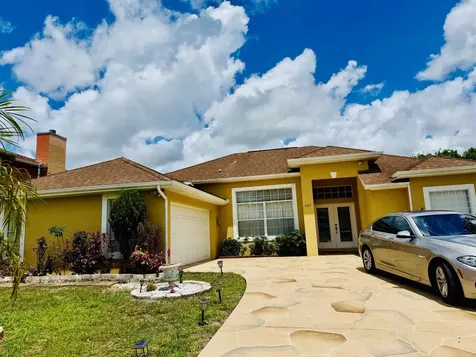 485 SW Dagget Avenue Port St Lucie FL 34953