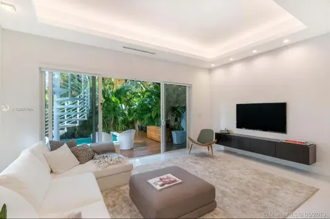 3123 Elizabeth Street Miami FL 33133