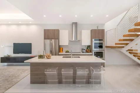 3123 Elizabeth Street Miami FL 33133