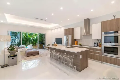 3123 Elizabeth Street Miami FL 33133