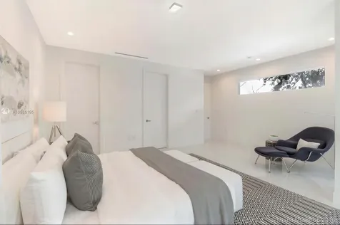 3123 Elizabeth Street Miami FL 33133