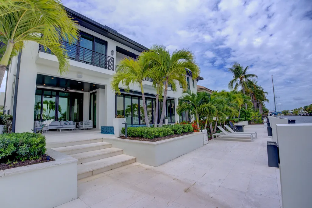 2801 NE 36th Street Lighthouse Point FL 33064