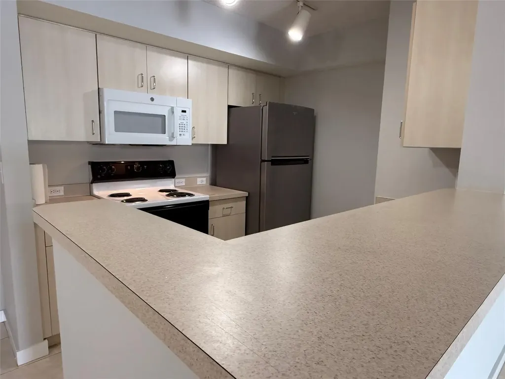 11165 SW 6th Street Pembroke Pines FL 33025