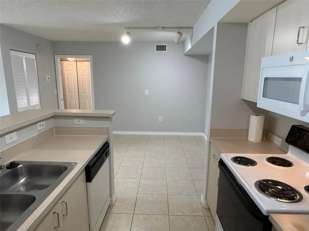 11165 SW 6th Street Pembroke Pines FL 33025