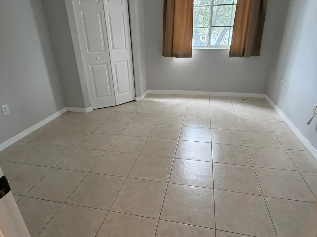 11165 SW 6th Street Pembroke Pines FL 33025