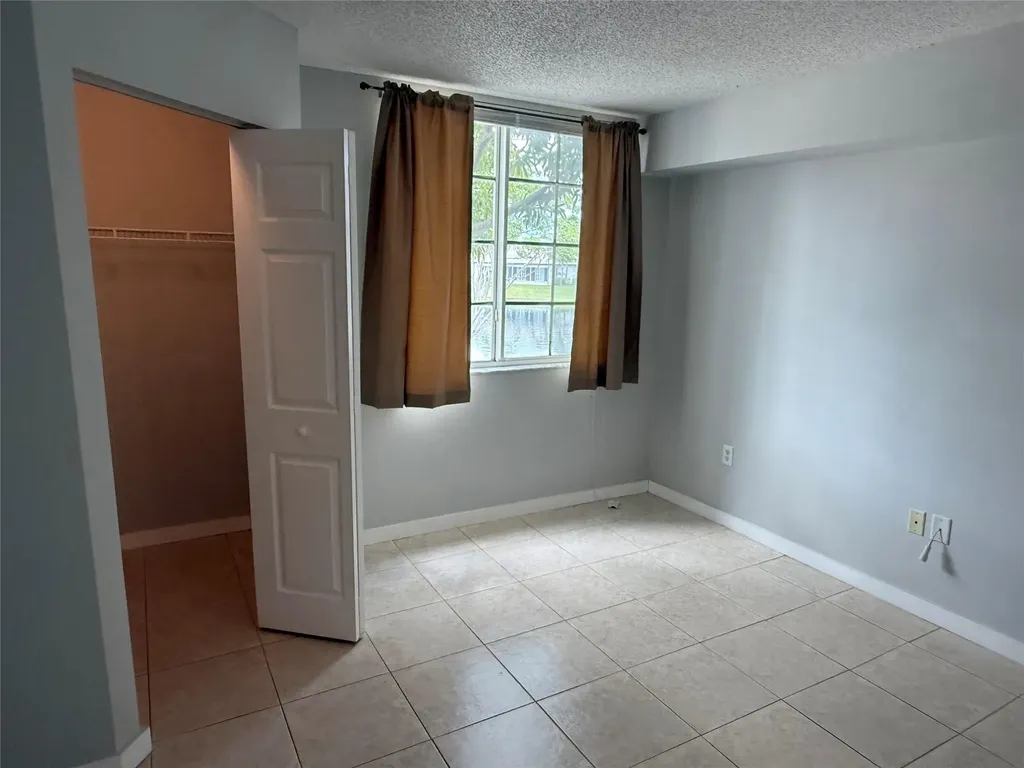 11165 SW 6th Street Pembroke Pines FL 33025