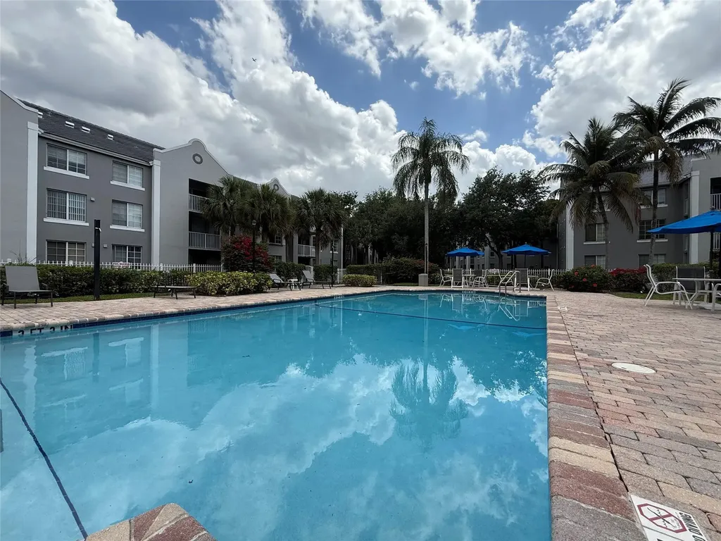 11165 SW 6th Street Pembroke Pines FL 33025