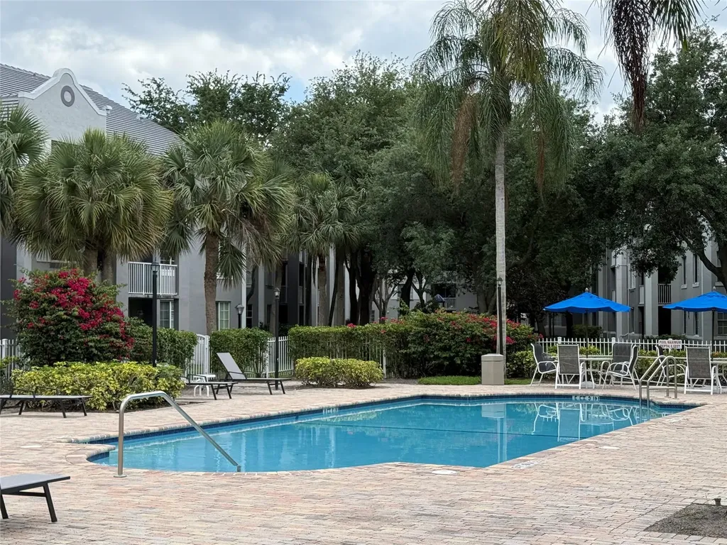 11165 SW 6th Street Pembroke Pines FL 33025
