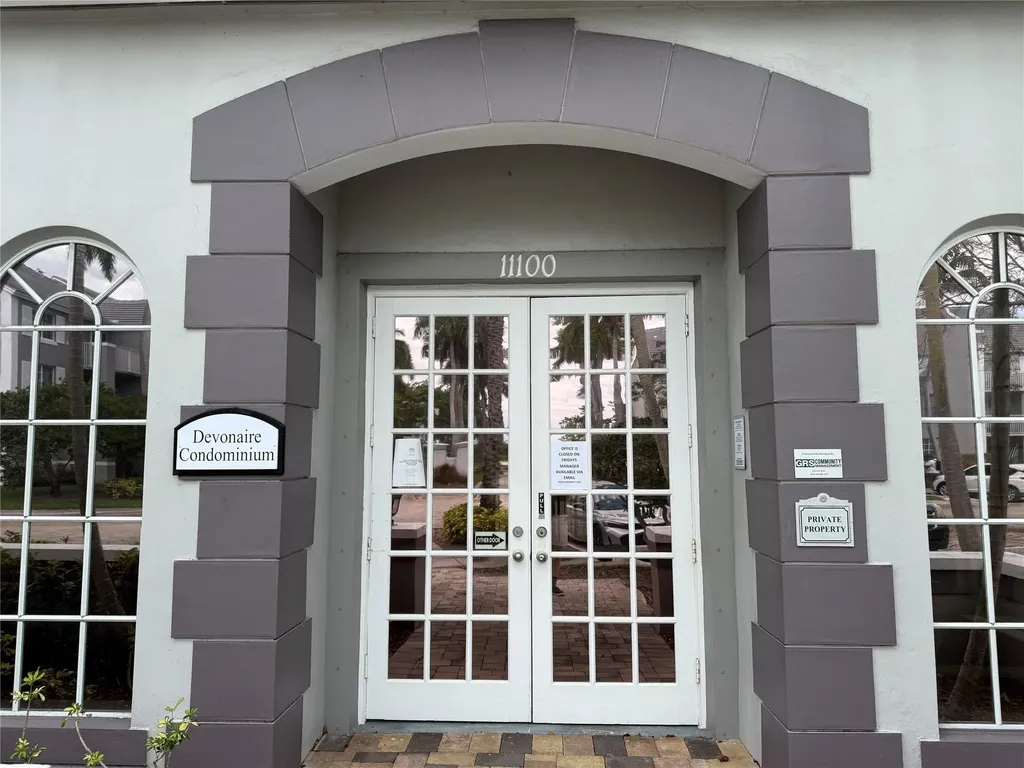 11165 SW 6th Street Pembroke Pines FL 33025