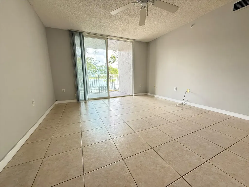 11165 SW 6th Street Pembroke Pines FL 33025