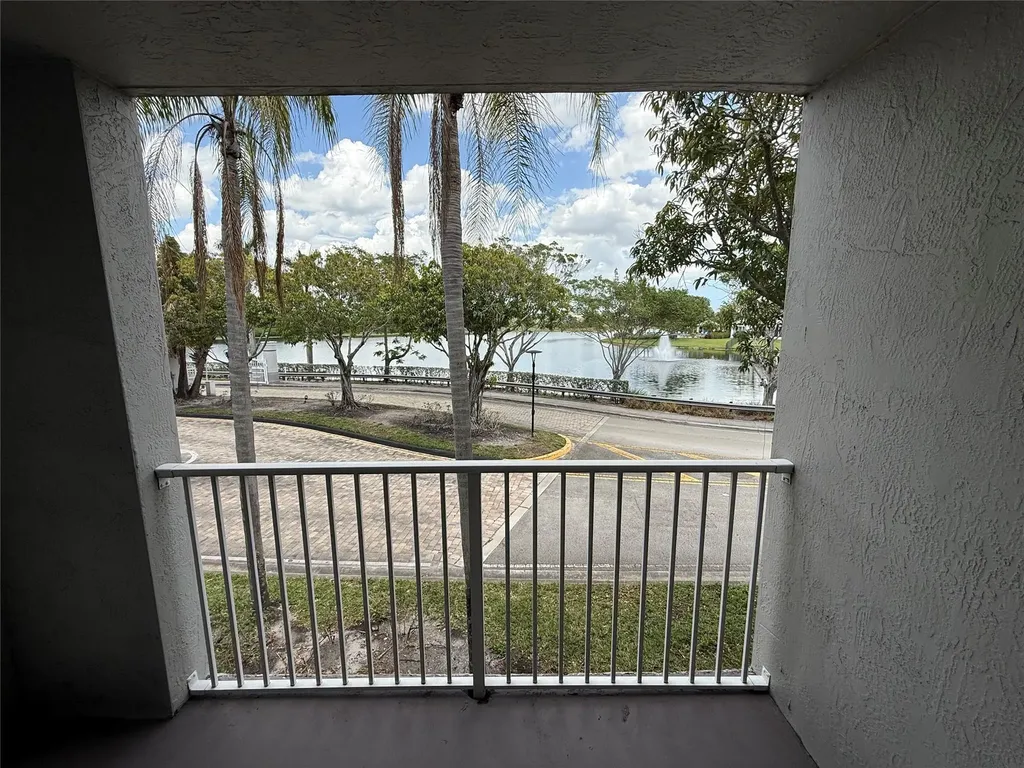 11165 SW 6th Street Pembroke Pines FL 33025