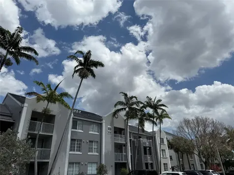 11165 SW 6th Street Pembroke Pines FL 33025