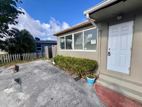 2513 Avenue E Riviera Beach FL 33404