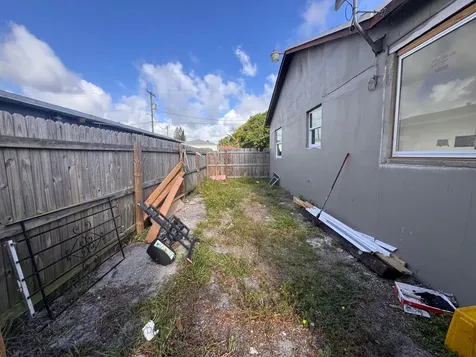 2513 Avenue E Riviera Beach FL 33404