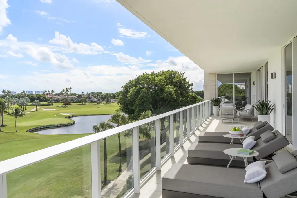 220 SE Mizner Boulevard Boca Raton FL 33432
