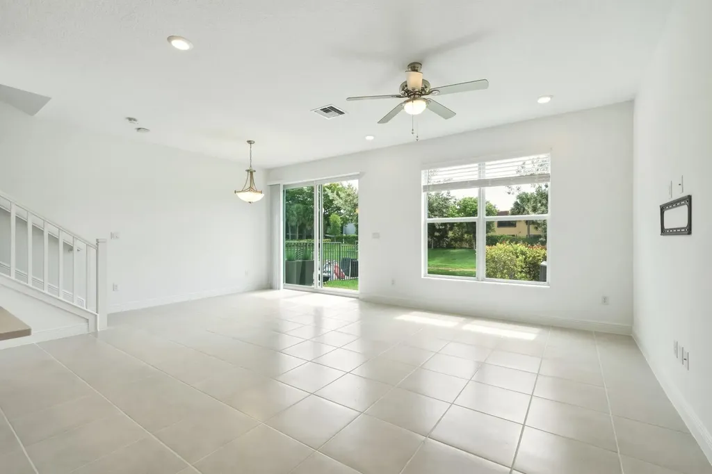 4364 Veleiros Avenue Deerfield Beach FL 33064