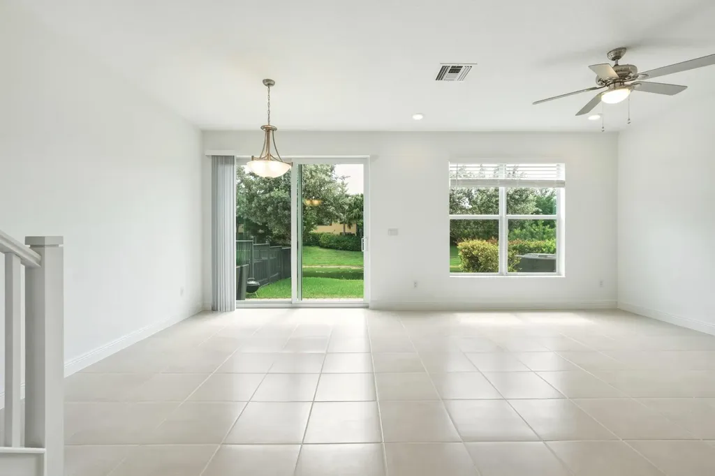 4364 Veleiros Avenue Deerfield Beach FL 33064