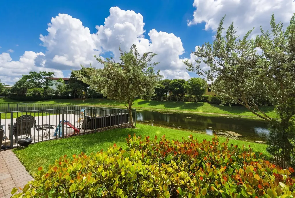 4364 Veleiros Avenue Deerfield Beach FL 33064