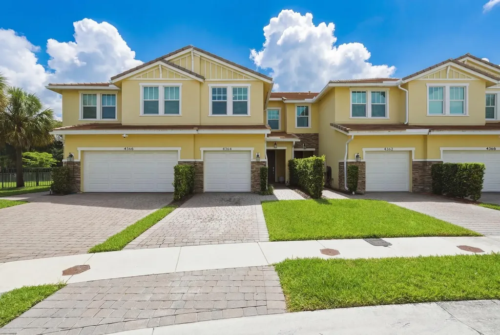 4364 Veleiros Avenue Deerfield Beach FL 33064