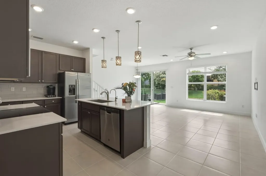 4364 Veleiros Avenue Deerfield Beach FL 33064