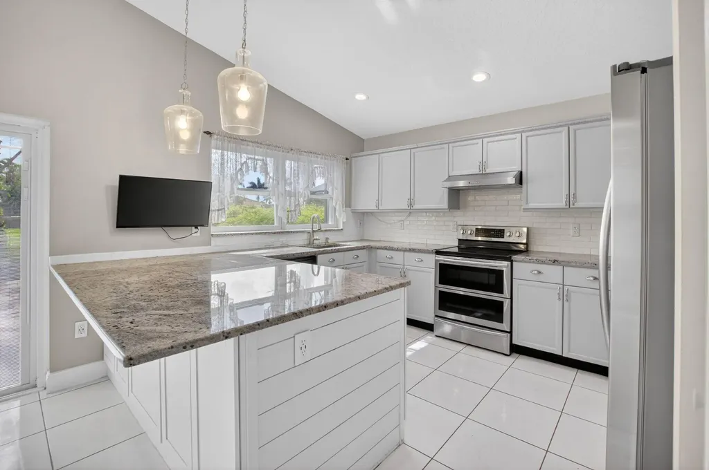 9336 Water Course Way Boynton Beach FL 33437